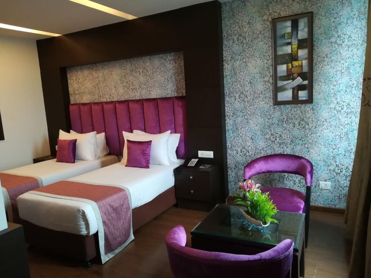 Capital O 7331 Hotel Downtown New Delhi Ngoại thất bức ảnh