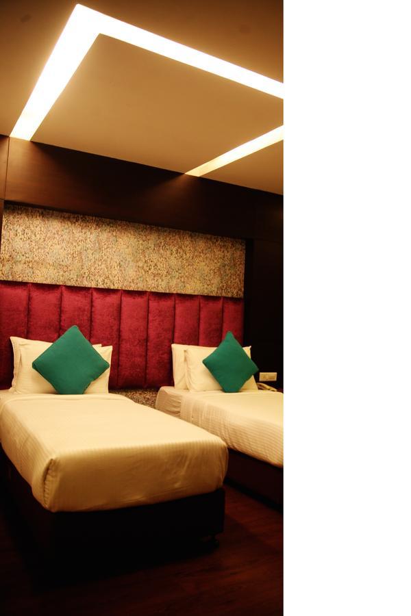 Capital O 7331 Hotel Downtown New Delhi Ngoại thất bức ảnh