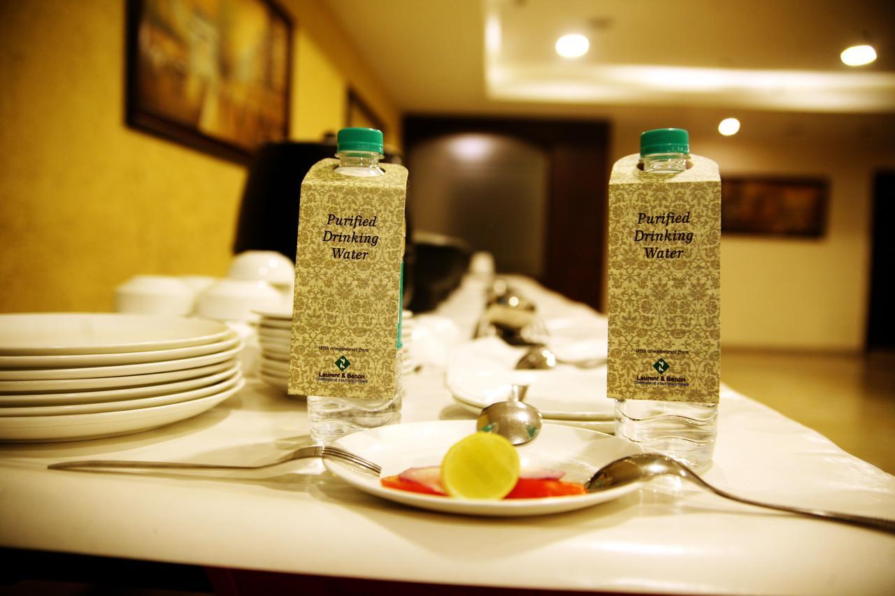 Capital O 7331 Hotel Downtown New Delhi Ngoại thất bức ảnh