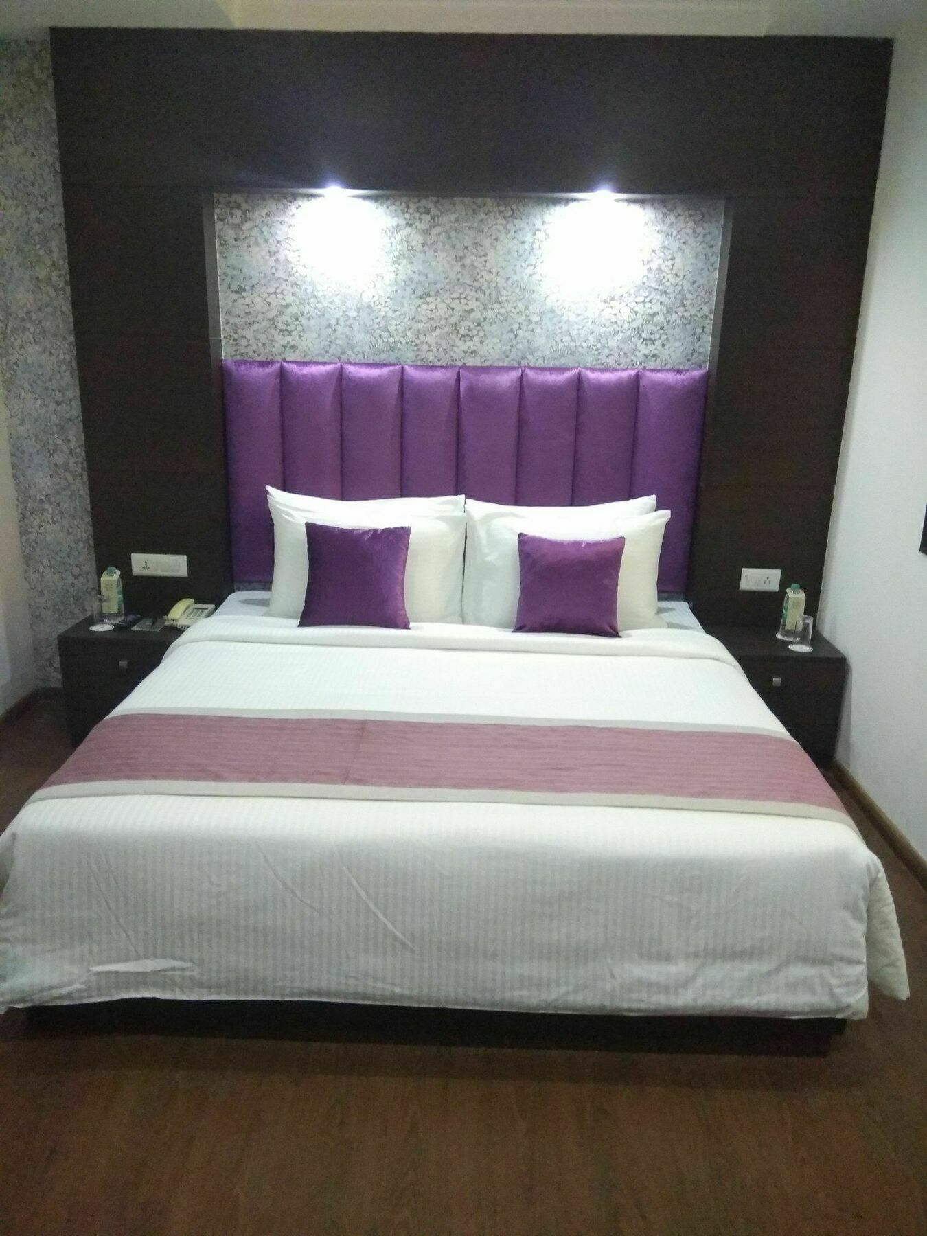 Capital O 7331 Hotel Downtown New Delhi Ngoại thất bức ảnh